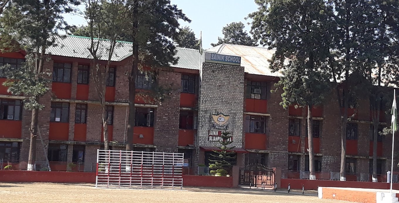Sainik School (Sujanpur Tira)